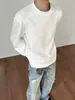 Sudadera casual de manga larga deconstruida gris para hombre, estilo streetwear americano otoño/invierno, corte regular, cleanfit, adecuada como capa interior o camiseta base