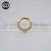 Aleación de Titanio F136 Dos Capas Múltiples Piedras Anillo Dividido Redondo Circonita Blanca Clip para Oreja Chapado en Oro Aro para Nariz Joyería Exquisita para Perforaciones