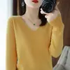 Estilo fino 2026 roupa íntima cor sólida novo estilo suéter pulôver caimento justo estiloso camisa base de malha gola V branco verão