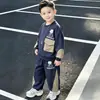 Roupas infantis meninos conjunto de moletom para primavera e outono estilo coreano menino suéter esportivo conjunto casual de duas peças roupas infantis médias e grandes