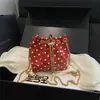 Mini Bolso Cubo Brillante de Lunares para Mujer con Colgante de Perla y Cadena Metálica, Bolso Pequeño Cruzado para Atuendos de Año Nuevo