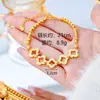 Pulsera Nueva de Oro Arena de Vietnam Estilo Lujo Ligero Combinable Doble Capa Flor de Cuatro Hojas Pulsera para Mujer Joyería Transfronteriza de Larga Duración