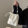 Bolsas Pequenas de Moda Tendência para Mulheres Este Ano 2026 Novas Bolsas de Ombro Populares Estilo Celebridade da Internet Bolsas Transversais Elegantes para Celular