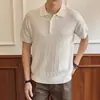 Venta al por mayor de fábrica Calle Retro Tejido de punto trenzado Manga corta Camisa Polo para hombre Marca de moda Holgada Pareja Top Camiseta de alta gama