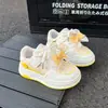 Zapatos Planos Dulces con Lazo para Niñas 2026 Otoño Nuevos Zapatos Deportivos Infantiles Colgante de Perla Zapatos Individuales para Estudiantes Niñas Modernos