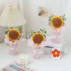 Ramo de cubo pequeño de lana tejida con girasoles tejidos, productos terminados para enviar a los maestros, regalo de cumpleaños creativo con flores para el Día Nacional