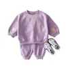 Conjunto de Moletom com Capuz e Calça de Moletom Estilo Coreano Ins para Crianças Dopamina Outono Inverno Novo Bordado Estampa de Letra Coração Conjunto de Duas Peças