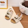 Zapatos de princesa con estampado floral, lindos sandalias nuevas de verano 2026 para niños, zapatos de playa para niñas pequeñas, zapatos suaves antideslizantes