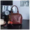 Bolso de Mano Boston Retro Europeo Transfronterizo para Mujer 2026 Invierno Nuevo Bolso de Hombro Único de Gama Alta Bolso Cruzado Versátil