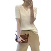 Tejido de punto de alta gama con cuello en V y manga corta para mujer, Nuevo estilo coreano Verano 2026 Camiseta versátil adelgazante, Top fino de capa base