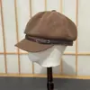 Boina británica retro estilo japonés con hebilla de cinturón para mujer, gorra de vendedor de periódicos moderna y a la moda que hace que la cara se vea más pequeña, sombrero octogonal versátil
