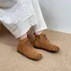 2024 Botas Curtas Femininas Outono e Inverno Novo Estilo Mori Retrô Artístico Casual Botas de Cano Curto Originais Feitas à Mão Solado Macio Cadarço Botas Femininas