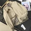 Jaqueta Harrington Retro Americana com Gola Alta para Homens, Novo Estilo de Primavera, Forro Interno Estiloso, Jaqueta Bomber Xadrez