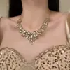 Colar de Renda Estilo Francês com Esmeralda e Diamantes Completos, Corrente de Clavícula de Alta Qualidade com Microincrustações da Moda Conjunto para Noite