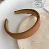 Nova Faixa de Cabeça Larga Versátil da Moda para Sair, Adequada para Lavar o Rosto, Acessório de Cabelo com Presilha Branca para Mulheres