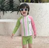 Traje de baño para niños, Conjunto de dos piezas para aguas termales, Traje de baño para niños para la playa, Conjunto refrescante de manga larga con protección solar