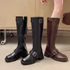 Botas largas de moda talla grande para mujeres petite 2026, nuevas botas de montar de estilo súper alargador de piernas para mujer, botas de caña alta ajustadas para otoño e invierno