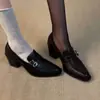 Colección Nueva Primavera 2026: Estilo Oversize, Mocasines de Tacón Alto Cruzados, Zapatos Planos Retro de Tacón Grueso, Zapatos Pequeños de Cuero Versátiles
