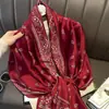 Venta al por mayor de fábrica Nuevo bufanda larga de playa satinada Li Jin 90*180 estampada estilo coreano chal de seda artificial