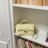Nuevo Modelo 2026 Bolso Cruzado Pequeño Acolchado Estilo Chanel para Mujer, Bolso de Hombro Mini de Alta Gama, Bolso de Cadena Rosa, Moderno y Versátil