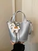 Bolsa cesta com padrão de lichia fresca transfronteiriça, bolsa balde simples para o dia a dia, bolsa de mão versátil de grande capacidade, bolsa de ombro e transversal