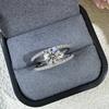 Anillo de moissanita tipo sándwich con incrustaciones micro de diamantes, totalmente incrustado, 1.25 quilates, 7 mm redondo, ocho corazones y ocho flechas, anillo de plata de ley 925 para mujer