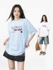 Nueva camiseta holgada clásica de manga corta con cuello redondo y estampado de conejo travieso de algodón de 230 g para mujer, con hombros ligeramente caídos.