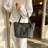 Textura Hermosa, Gran Capacidad, Estampado de Letra Personalizado, Nuevo Bolso Tote de Hombro para el Brazo, Simple Casual de Moda 2026
