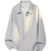 Camisa polo solta e simples para primavera/outono para homens, apresentando um estilo descontraído, zíper, cor sólida versátil e um design de peça dupla falsa