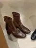 Botas de tornozelo de couro de ovelha estilo francês com bico quadrado, emagrecedoras, versáteis, com salto grosso e salto alto para mulheres, botas Martin retrô, botas de cano curto