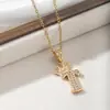 Colar com pingente de letra da moda europeia e americana para mulheres, coroa dourada e prateada com letras inglesas totalmente cravejadas de diamantes, modelo de exportação de venda quente transfronteiriça, envio direto