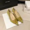 Zapatos de mujer negros retro con punta fina esmerilada y detalles dorados para el trabajo diario y para fiestas, tacones altos de tacón medio para mujer