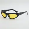 Gafas de Sol Futuristas Negras con Montura Estrecha Ojo de Gato, Gafas de Sol de Moda con Protección UV, Imprescindibles para Fotografía Urbana de Moda y Efecto Adelgazante