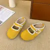 Sandalias cerradas tipo slip-on de nuevo estilo 2026 para mujer, con tacón elevado, ribete de encaje y diseño retro, adecuadas para usar en otoño.