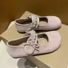 Zapatos sin cordones planos redondos estilo perla, estilo nuevo, suaves, 2025 Primavera, mocasines estilo hada con velcro y lazo