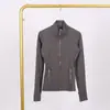 Jaqueta LULU DF com gola alta, zíperes duplos dourados e logo, em estoque para entrega imediata, adequada para esportes, fitness e moda