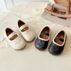 Sapatos matelassê de renda estilo coreano para bebês meninas, novos sapatos de princesa com alça elástica sola macia para outono e inverno, sapatos pequenos de couro retrô para meninas
