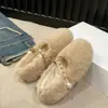 Zapatos Mary Jane de algodón de nuevo estilo con una abertura poco profunda en la punta, diseñados para abrigar y brindar comodidad, con forro afelpado y suela plana, perfectos para mujeres en otoño e invierno 2026, en estilo coreano