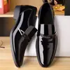 Otoño para hombre, ropa formal de negocios negra, casual de trabajo, zapatos de cuero, estilo coreano para jóvenes y mediana edad, punta fina, con altura oculta, zapatos de boda
