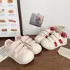 Nuevas zapatillas de entrenamiento gruesas de velcro de estilo chino de nicho originales para mujer, nuevas zapatillas casual versátiles tipo shell para mujer Otoño 2026