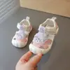 Sandálias Fechadas Macias Antichoque para Bebês Meninas e Meninos com Desenhos Fofos - Verão 2026