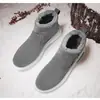 Sapatos masculinos de algodão 2026 outono e inverno, botas de neve espessadas com forro de pelúcia, sapatos masculinos quentes e estilosos de sola grossa, botas estilo Martin britânico