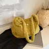 Bolso de felpa transfronterizo, estilo casual, para mujer, nueva colección otoño 2026, moderno, de gran capacidad, adecuado para ir al trabajo, bolso de hombro o bolso cruzado
