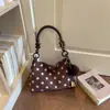 Bolso tote de ante con lunares estilo coreano para mujer, nuevo de moda 2026, bolso versátil para el hombro con asa de cuentas de madera vintage, bolso de hombro