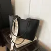 Bolso Tote Grande Transfronterizo para Mujer 2026 Nuevo Modelo de Gama Alta Tendencia Diseño de Nicho Gran Capacidad Bolso de Hombro para Viajes de Negocios
