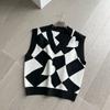 22 Nuevo Estilo de Principios de Otoño Cuadros Asimétricos + Patrón de Corazón Tejido de Doble Cara Chaleco de Punto Moderno