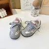 Zapatos deportivos para niños de 3 a 6 años, modelos primavera y otoño 2026, zapatos Cortez de suela blanda, lindos zapatos casuales para niñas, zapatos antideslizantes para niños pequeños