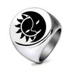 Anillo para hombre redondo simple de acero inoxidable transfronterizo europeo y americano de 22 mm Sol y Luna Retro Moda Elegante Nuevo Venta al por mayor
