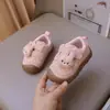 Primeros zapatos para caminar de niña, estilo conejito dulce, versión coreana de zapatos casuales de moda para niñas, zapatos infantiles otoño 2026