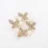 Pin de Clip para Bufanda de Camelia de Perlas Artificiales con Lazo Transfronterizo para Mujer, Clip de Esquina de Ropa de Alta Gama, Exquisito Accesorio de Broche de Nicho
